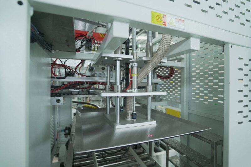 automatic bag-in-box packaging machine