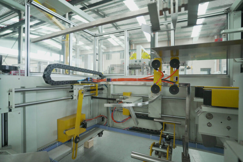 automatic bag-in-box packaging machine
